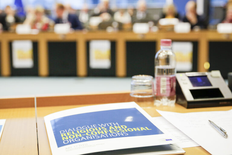 Photo 4 : European Parliament dialogue seminar with Churches and religious communities on ' The External Policies of the EU '