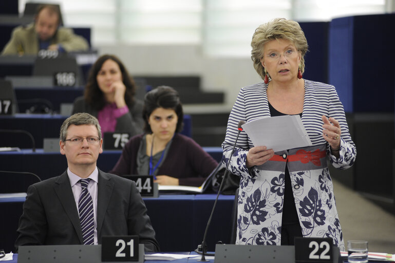 Zdjęcie 23: Mep in Strasbourg Hemicycle during the Session week 14