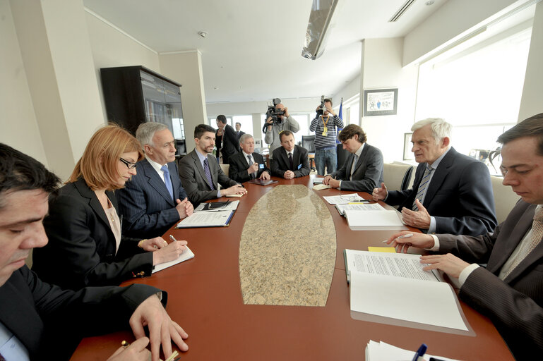 Billede 1: EP President Jerzy BUZEK meets with Jakup Krasniqi