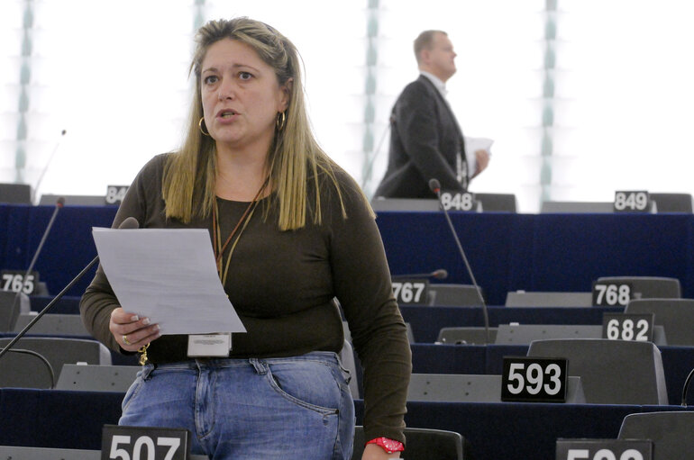 Foto 21: Debate on the EU Tomato import from Morocco. Plenary Session in Strasbourg. Week 14.