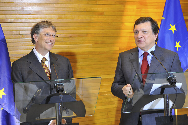 Fotografija 2: Press Point on Fighting Poverty and Disease with Bill Gates, Co-Chairman of the Bill & Melinda Gates Foundation and Chairman of Microsoft and José Manuel Barroso, EC President