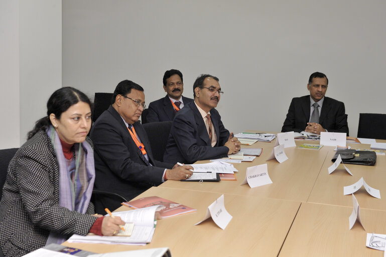 Photo 2: MEP Graham Watson receives members of the Rajya Sabha (Upper House of the Indian Parliament)