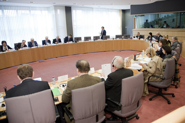 Valokuva 1: Jerzy Buzek, EP President meets with political group leaders and Herman Van Rompuy, President of the European Council