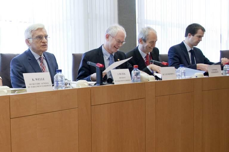 Valokuva 3: Jerzy Buzek, EP President meets with political group leaders and Herman Van Rompuy, President of the European Council