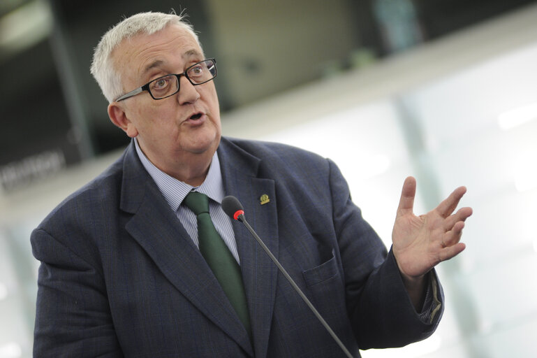 Zdjęcie 3: Mep in Strasbourg Hemicycle during the Session week 14