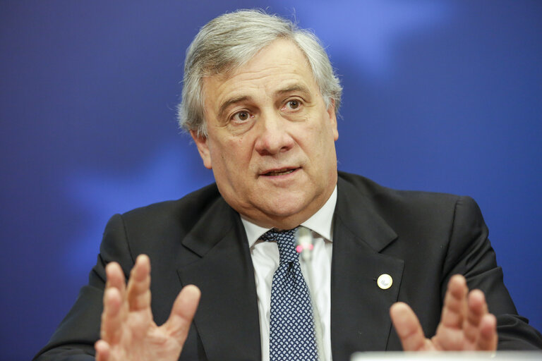 Foto 12: Antonio TAJANI - EP President takes part in the European Council meeting - Signing joint declaration