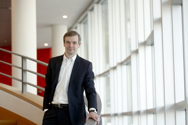 Φωτογραφία 11: Portrait of Martin EHRENHAUSER MEP in Brussels