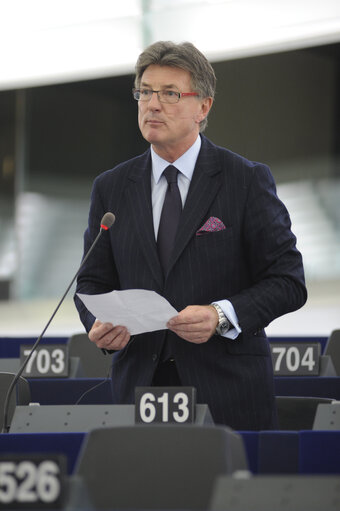 Zdjęcie 12: Mep in Strasbourg Hemicycle during the Session week 14