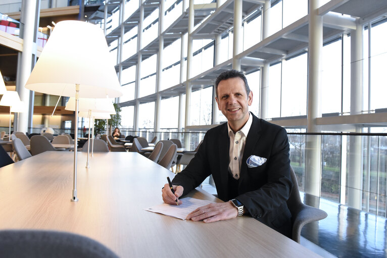 Φωτογραφία 15: Bernd KOLMEL in European Parliament in Strasbourg