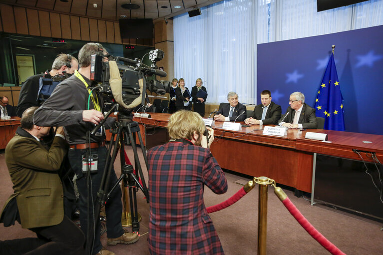 Foto 2: Antonio TAJANI - EP President takes part in the European Council meeting - Ceremony of the donation of the amount of the 2017 princess of Asturias award of Concord to the Governments of Spain and Portugal