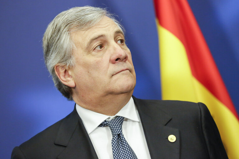 Valokuva 11: Antonio TAJANI - EP President takes part in the European Council meeting - Ceremony of the donation of the amount of the 2017 princess of Asturias award of Concord to the Governments of Spain and Portugal