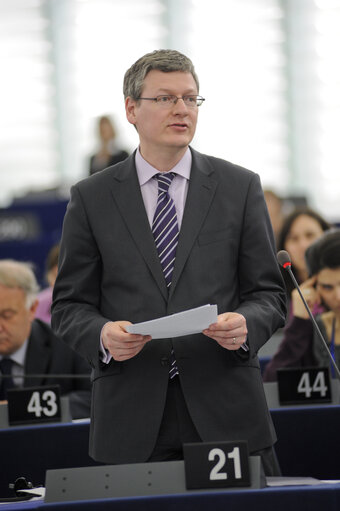 Zdjęcie 21: Mep in Strasbourg Hemicycle during the Session week 14