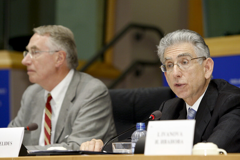 Fotografi 9: Public Hearing: Presentation and Discussion of the US Financial Crisis Inquiry Commission's Report