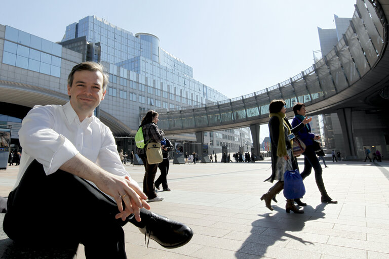 Fotografie 3: Portrait of Martin EHRENHAUSER MEP in Brussels