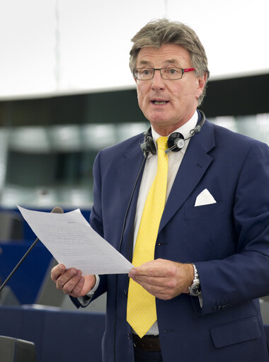 Foto 2: MEP Franz Obermayr attends a plenary session in Strasbourg