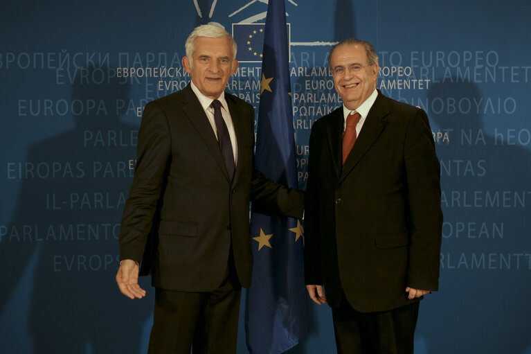 Fotografie 2: Jerzy BUZEK, EP President meets MEP Ioannis KASSOULIDES