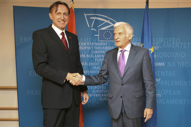 Fotografia 7: Meeting of Jerzy BUZEK, EP President with Ranko KRIVOKAPIƒÜ, Speaker of the Parliament of Montenegro