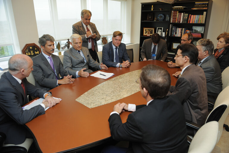 Jerzy Buzek, EP President, meets with Cuban former political prisoners in Brussels