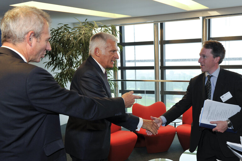 Foto 2: Jerzy Buzek, EP President, receives David Roy Lidington, United Kingdom's Minister for European Affairs, in Strasbourg