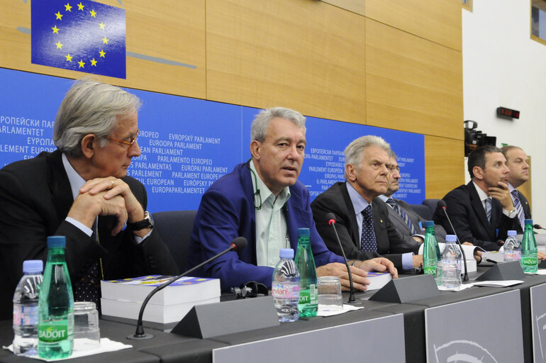 Photo 13: Press Conference Association ANACI. Présentation du livre : La copropriété en Europe - Il Condominio nelle legislazioni europee.