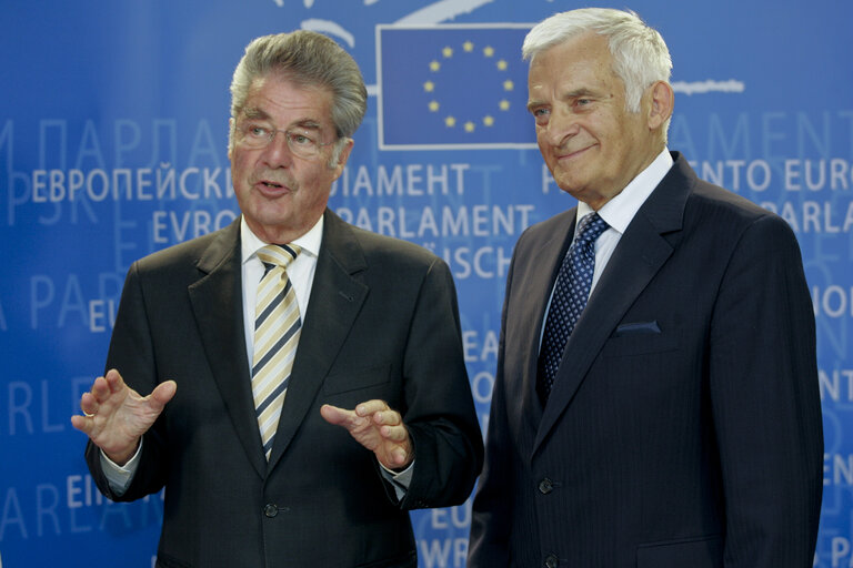 Fotagrafa 1: Jerzy Buzek, EP President, meets President of Austria Heinz Fischer in Brussels