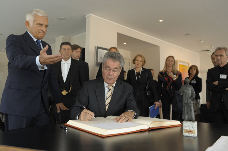 Fotagrafa 6: Jerzy Buzek, EP President, meets President of Austria Heinz Fischer in Brussels