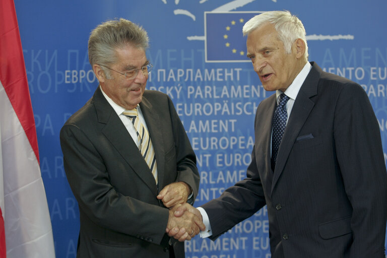 Fotagrafa 2: Jerzy Buzek, EP President, meets President of Austria Heinz Fischer in Brussels