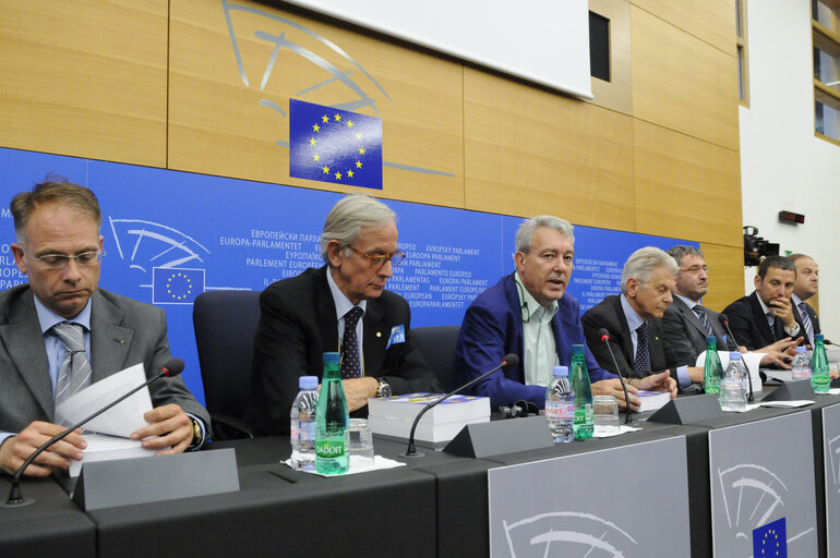 Photo 14: Press Conference Association ANACI. Présentation du livre : La copropriété en Europe - Il Condominio nelle legislazioni europee.