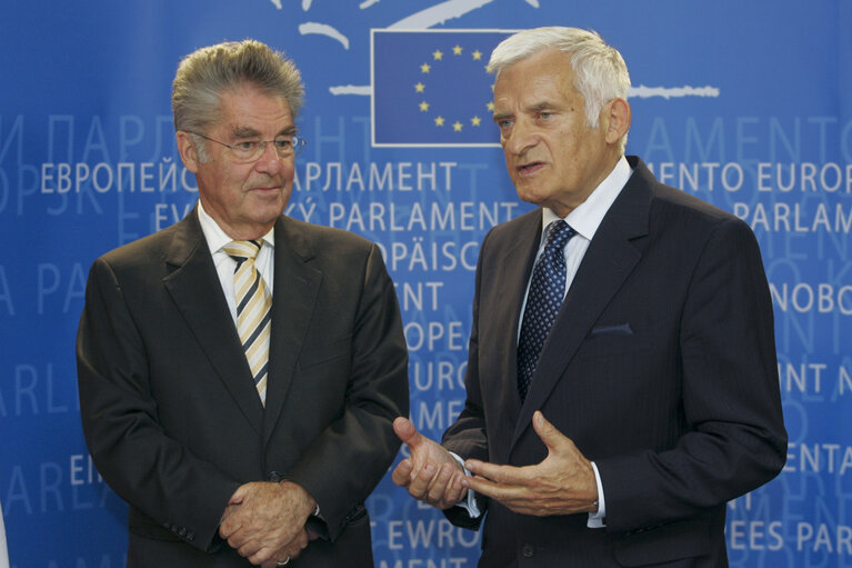 Fotagrafa 4: Jerzy Buzek, EP President, meets President of Austria Heinz Fischer in Brussels