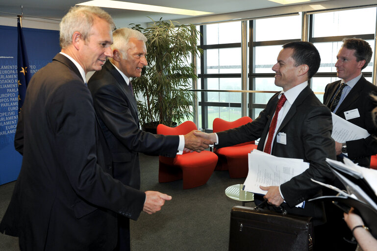 Fotografie 3: Jerzy Buzek, EP President, receives David Roy Lidington, United Kingdom's Minister for European Affairs, in Strasbourg