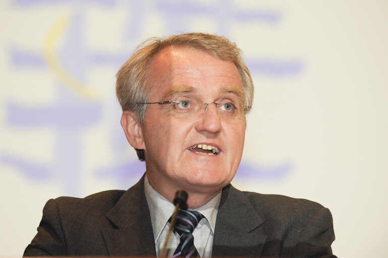 Fotografie 14: MEDIATEUR EUROPEEN NOUVELLE IDENTITE VISUELLE 15eme ANNIVERSAIRE