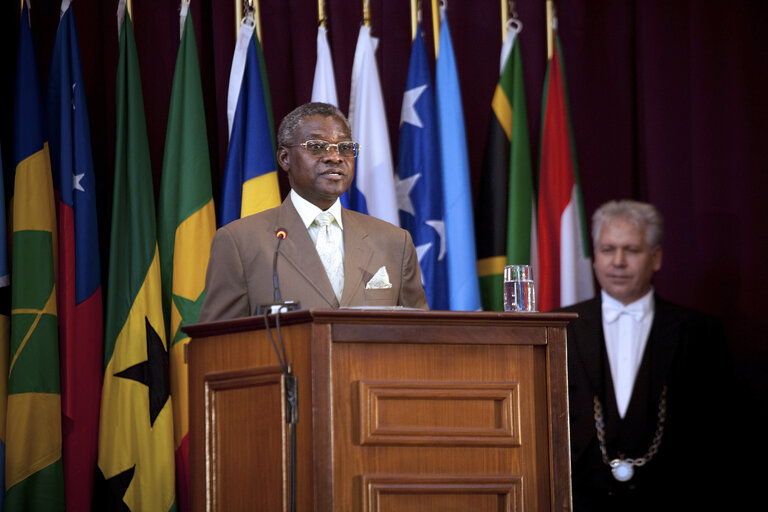 Φωτογραφία 2: David Matongo, MP of National Assembly of Zambia and Co-President of the ACP-EU Joint Paliamentary Assembly, addresses the officials at the formal opening of the 20th ACP-EU Joint Parliamentary Assembly in Kinshasa on December 2, 2010.