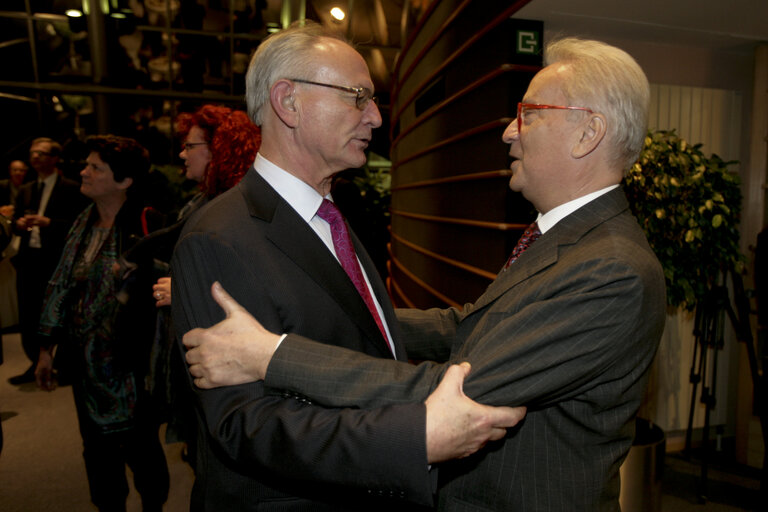 Foto 7: Speech for the presentation of the book of Klaus HÄNSCH - former President of the European Parliament