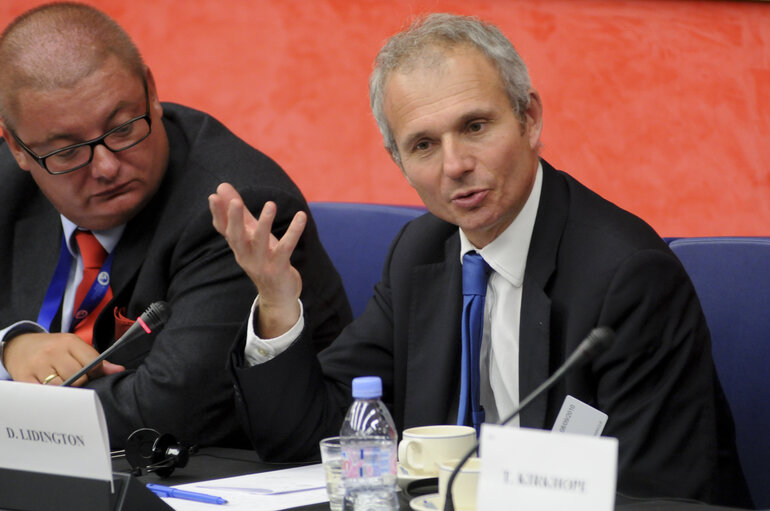 Photo 10 : United Kingdom's Minister for European Affairs David Roy Lidington attends a meeting with MEPs in Strasbourg