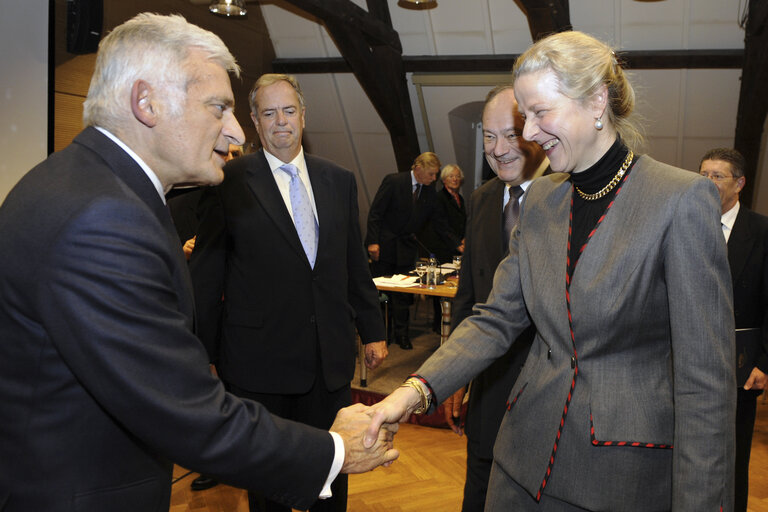 Fotografia 16: President Jerzy Buzek is welcome by Prof Felix Unger (2ndR), President of the European Academy and Ambassador of Austria, Dr Christine Stix-Hackl (R) at Neunmunster Abbey, on November 09, 2010 in Luxembourg.