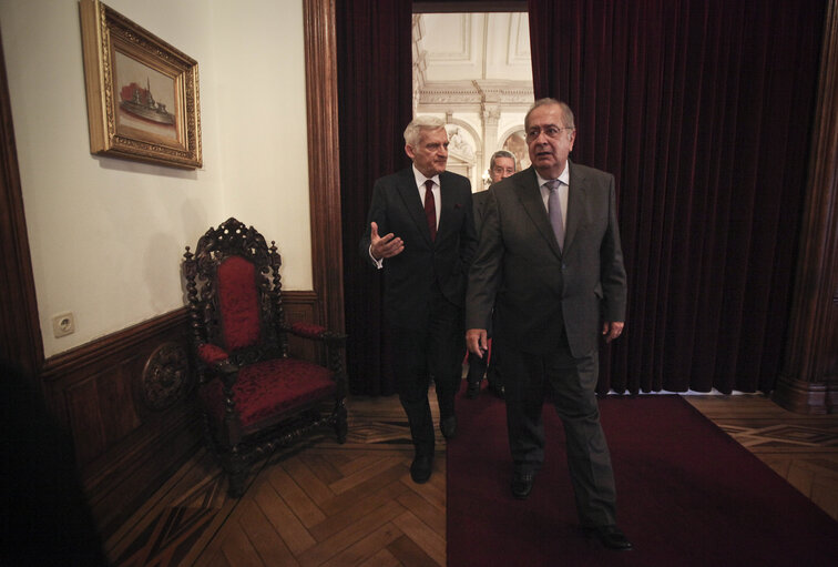 Fotagrafa 48: President of the European Parliament Jerzy Bruzek, on the left, visits with Portuguese Parliament's President Jaime Gama, on the right, the Pal·cio de S„o Bento, the Parliament building in Lisbon on February 17, 2011.