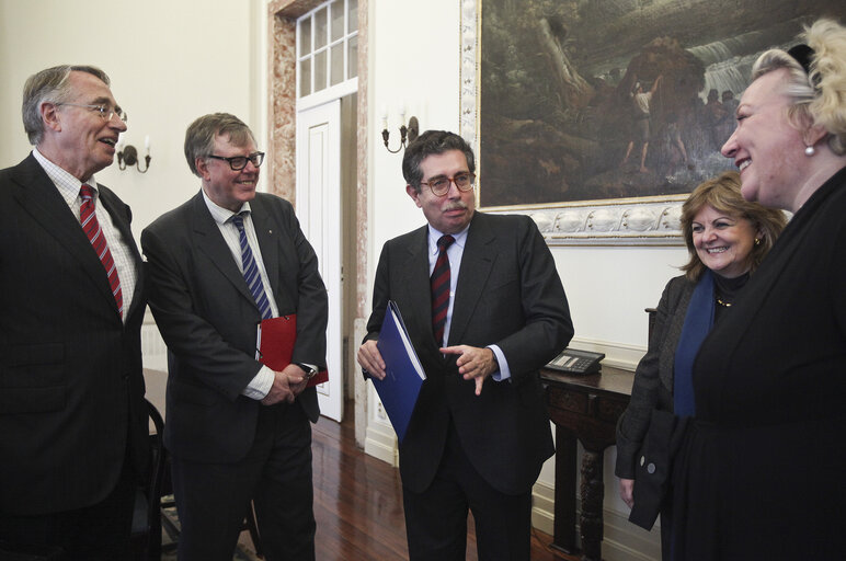 Foto 36: Visit of the Special Committee on the Financial, Economic and Social Crisis from the European Parliament to Portugal.  Members of the Committee meeting with Portugal Minister of Science,Tecnology and Higher Education, Mariano Gago and the Secretary of State, Manuel Heitor at the Ministry of Science and Tecnology in Lisbon on January 11, 2011.