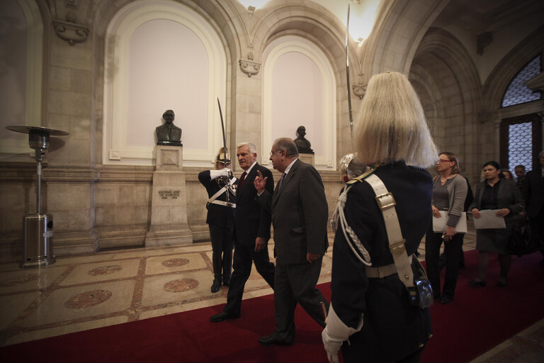 Fotagrafa 38: President of the European Parliament Jerzy Bruzek, on the left, reviews honor guard with Portuguese Parliament's President Jaime Gama, in the Pal·cio de S„o Bento, the Parliament building in Lisbon on February 17, 2011.