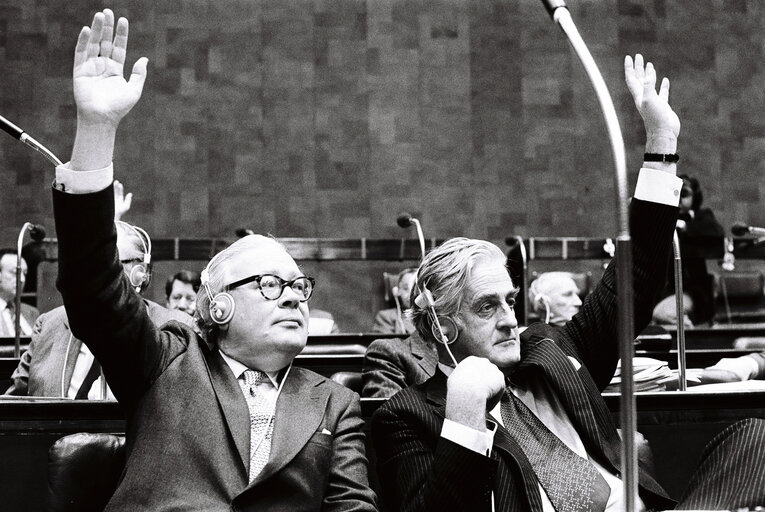 Geoffrey RIPPON and James SCOTT-HOPKINS during the plenary session from December 11 to 15, 1978, in Luxembourg.