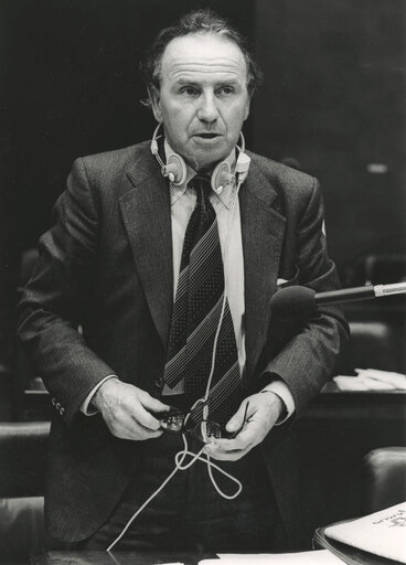 Gerald L'ESTRANGE during the plenary session from December 11 to 15, 1978, in Luxembourg.