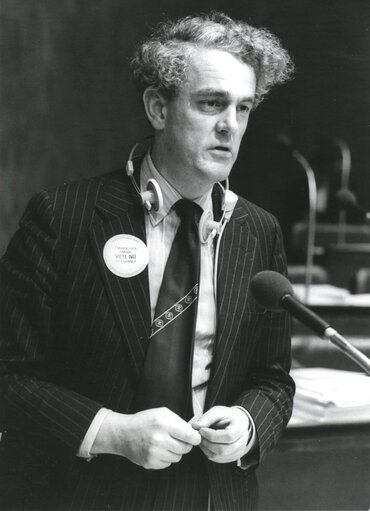 Tam DALYELL during the plenary session from December 11 to 15, 1978, in Luxembourg.