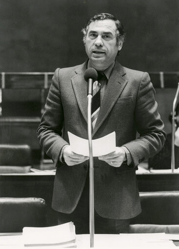 Gérard BORDU during the plenary session from December 11 to 15, 1978, in Luxembourg.