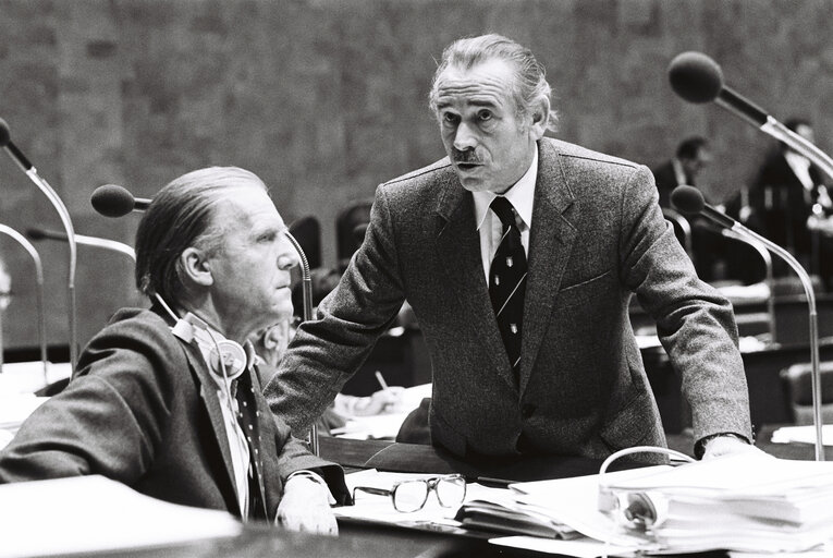 Philipp von BISMARCK and Hans Edgar JAHN during the plenary session from December 11 to 15, 1978, in Luxembourg.