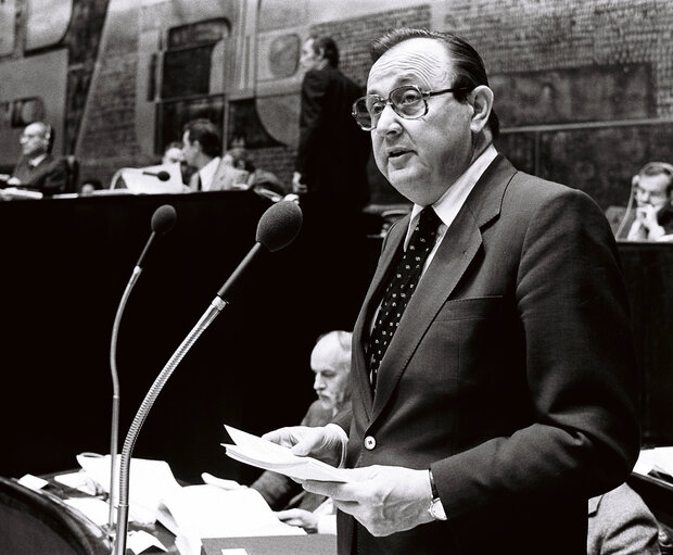 Hans-Dietrich GENSCHER, Minister for Foreign Affairs of the Federal Republic of Germany and President in Office of the Council of the European Communities, during the plenary session from December 11 to 15, 1978, in Luxembourg.