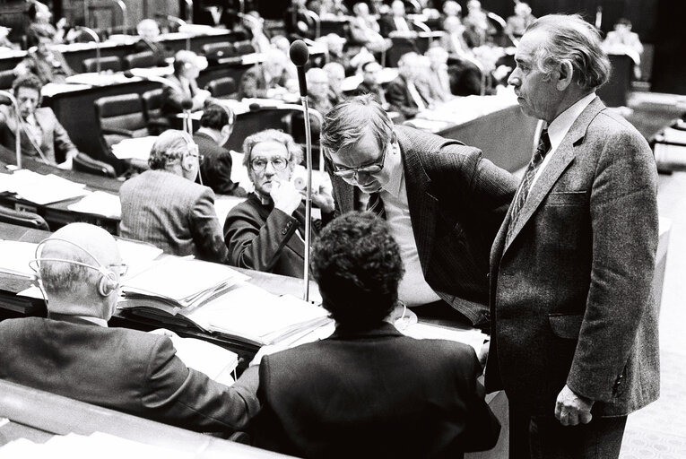 Egon KLEPSCH and Hans Edgar JAHN (R) during the plenary session from December 11 to 15, 1978, in Luxembourg.