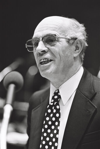 Fotografia 2: Isidor FRUH during a session in Luxembourg in February 1977