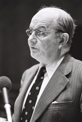 Fotografia 2: Lucien MARTENS MEP during a plenary session in Luxembourg in March 1977