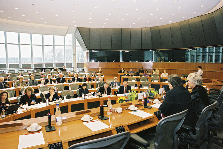 Photo 2 : Meeting on Alzheimer Disease