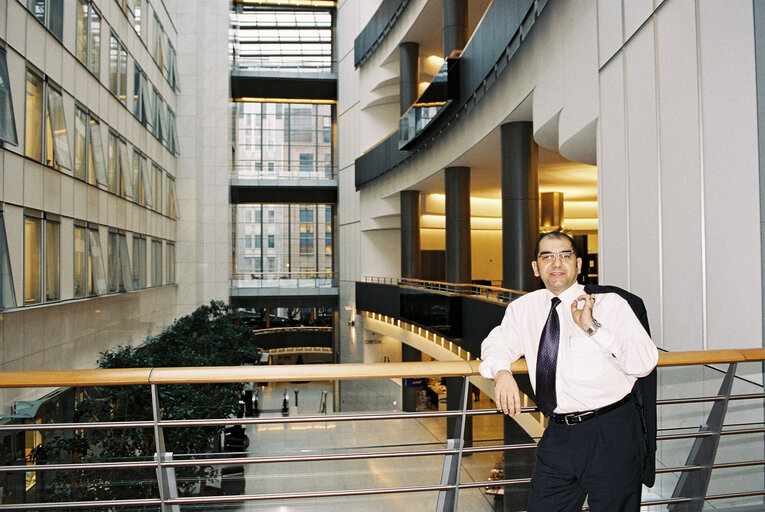 Fotografi 2: Portrait of Ozan CEYHUN at the EP in Brussels