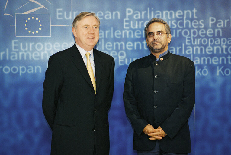 Photo 2 : Pat COX - EP President meets with Jose RAMOS HORTAS, Foreign Affairs Minister of East Timor